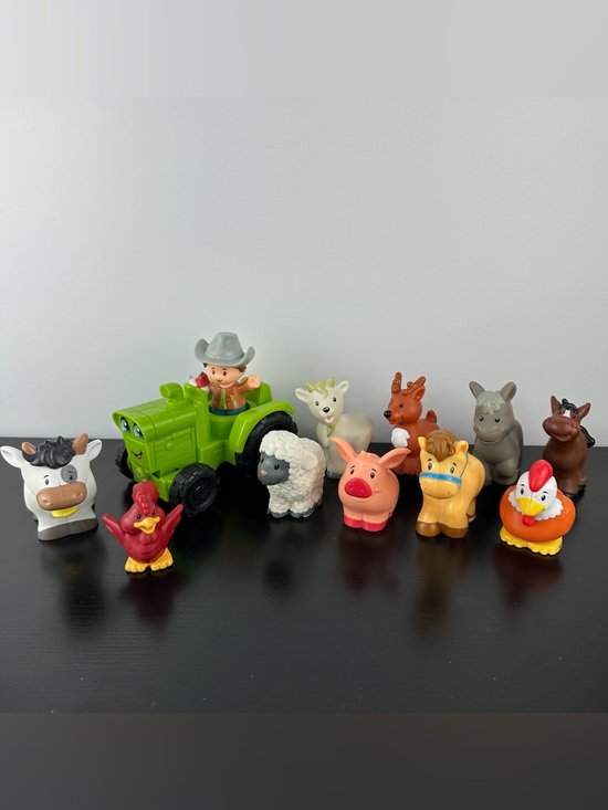 Fisher-Price Other - Fisher Price Little People Harvester Tractor, Farmer & 10 Farm Animal Figurines